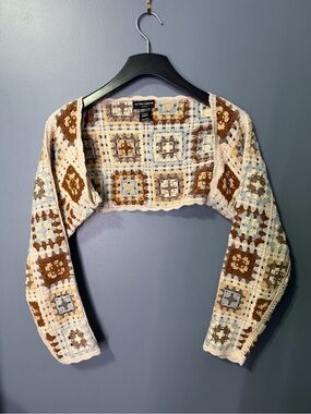 Victoria Harbour Crochet Cropped Bolero Shrug in Cream, Brown & Light Blue